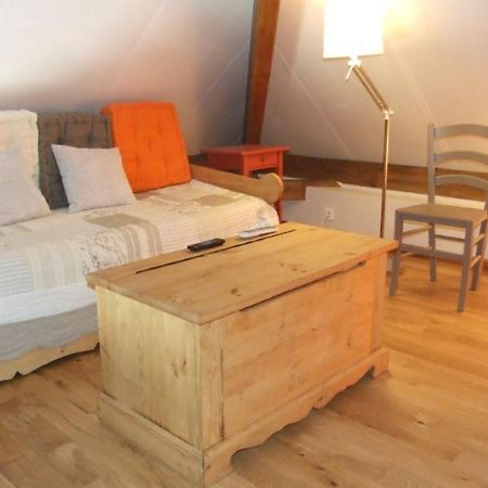 Les Pins - Maison Avec Parking Ferme Et Jardin Commun Au Calme Saint-Prix  Luaran gambar